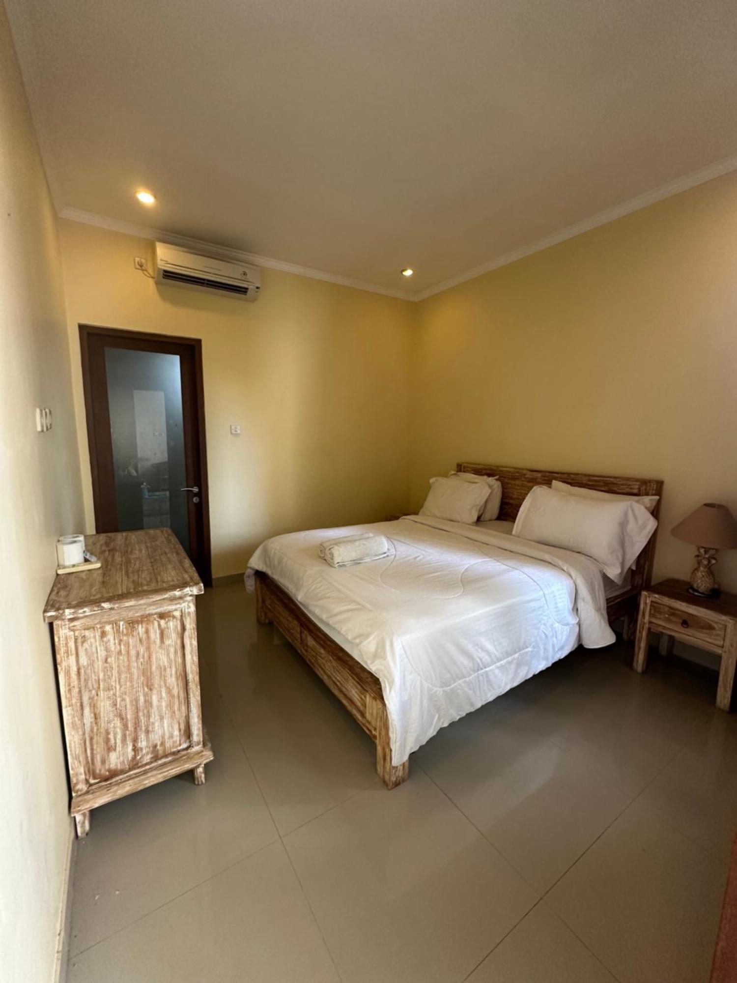 Dicky Guest House Batu Bolong Canggu Esterno foto